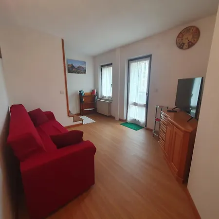 Conveniente, Tranquilla Con Parcheggio Μπελούνο