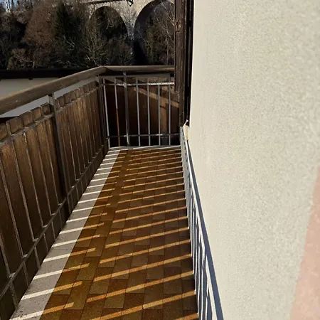 Conveniente, Tranquilla Con Parcheggio Ferienhaus