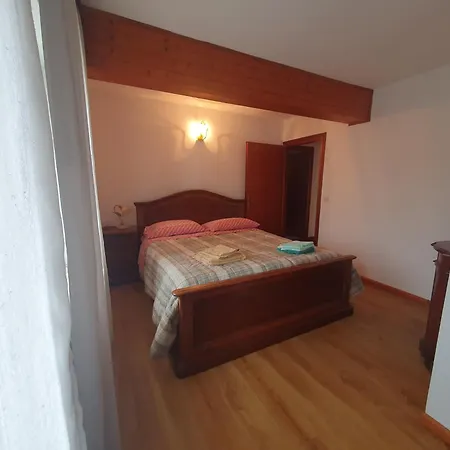 Conveniente, Tranquilla Con Parcheggio Μπελούνο