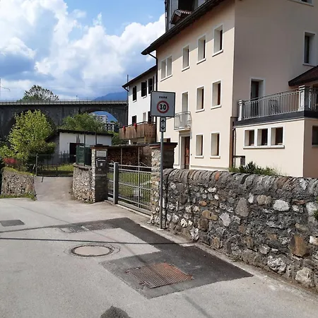 Conveniente, Tranquilla Con Parcheggio Ferienhaus